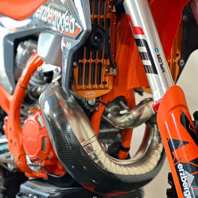 Protector de pipa de carbono Ktm-Husqvarna-Gasgas 250-300cc  MAX COBERTURA / 2019-2023 / P3carbon