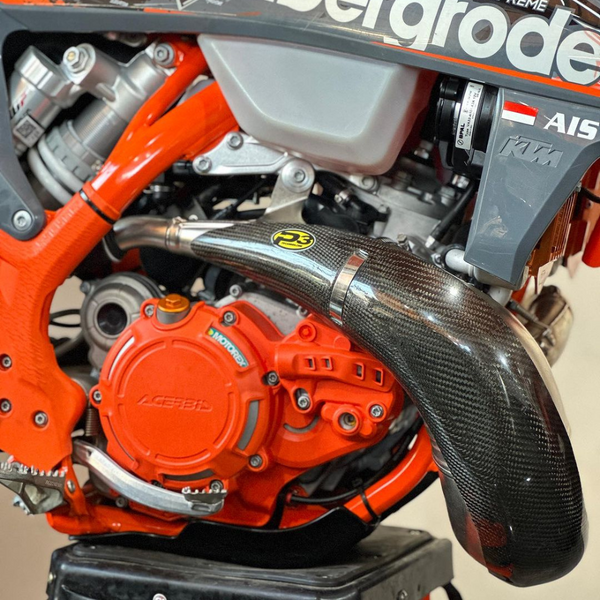 Protector de pipa de carbono Ktm-Husqvarna-Gasgas 250-300cc  MAX COBERTURA / 2019-2023 / P3carbon