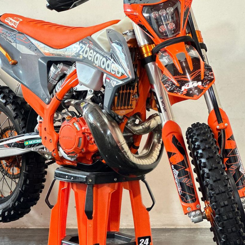 Protector de pipa de carbono Ktm-Husqvarna-Gasgas 250-300cc  MAX COBERTURA / 2019-2023 / P3carbon