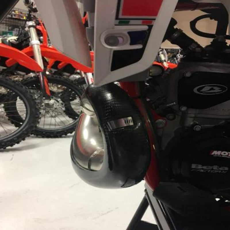 Protector de pipa de carbono BETA 250 - 300cc RR / RX  MAX COBERTURA / 2019-2026