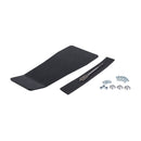 Detalle del protector de bieletas Tusk Impact con herrajes incluidos